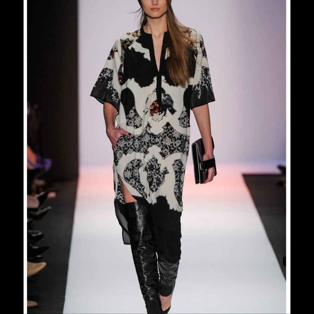 BCBG RUNWAY SILK dress patch workd prestine